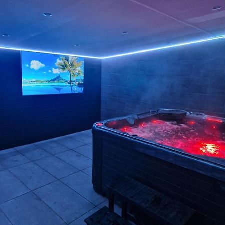 Short Stopzzz & Indoor Hot Tub 맨체스터 외부 사진