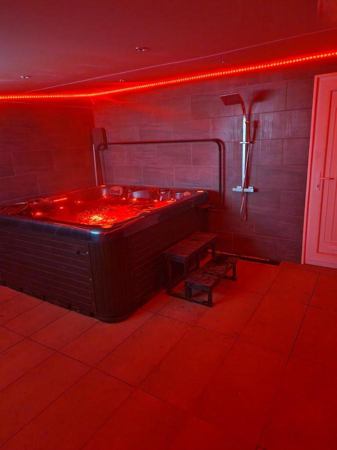 Short Stopzzz & Indoor Hot Tub 맨체스터 외부 사진