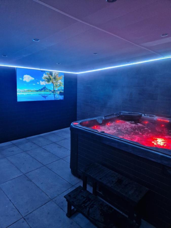 Short Stopzzz & Indoor Hot Tub 맨체스터 외부 사진